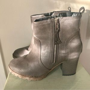 “Top Or” boot, size 36, unique olive gray color.